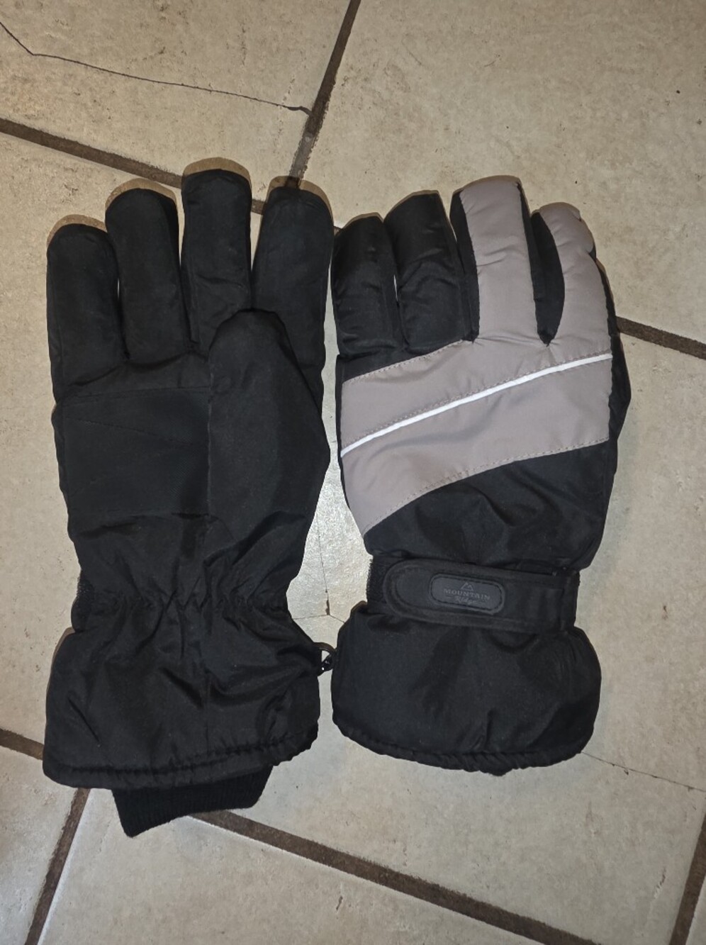 Mountain Ridge Large Black Winter Gloves